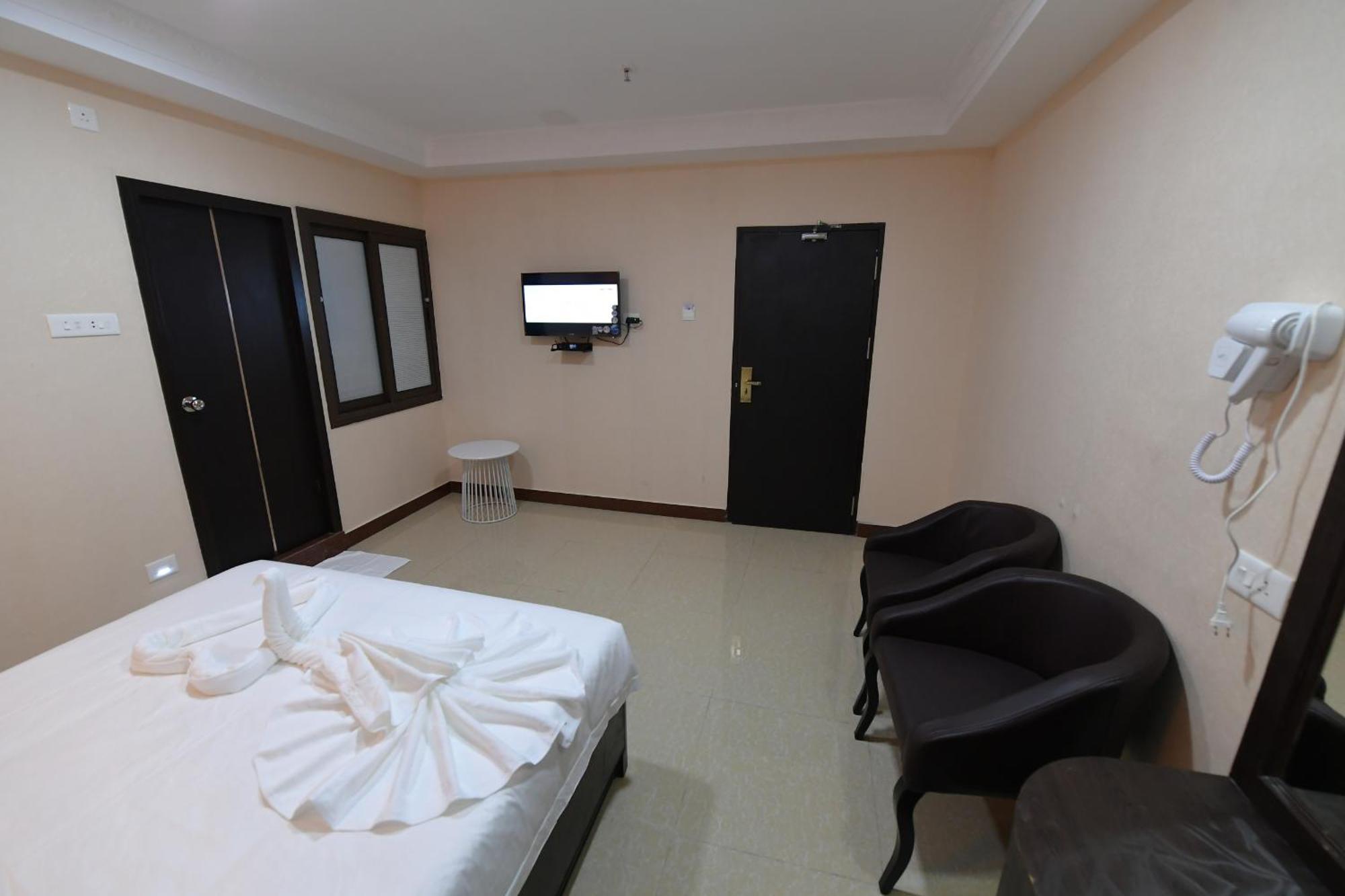 Coastal Grand Hotel Sampath Tiruchirappalli Exterior photo